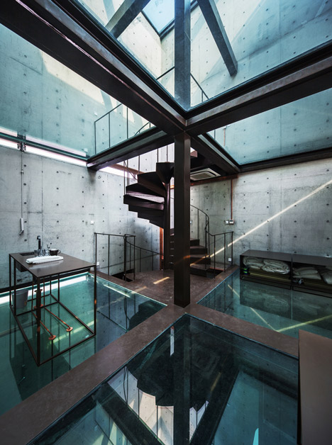 Vertical-Glass-House-by-Atelier-FCJZ_dezeen_5