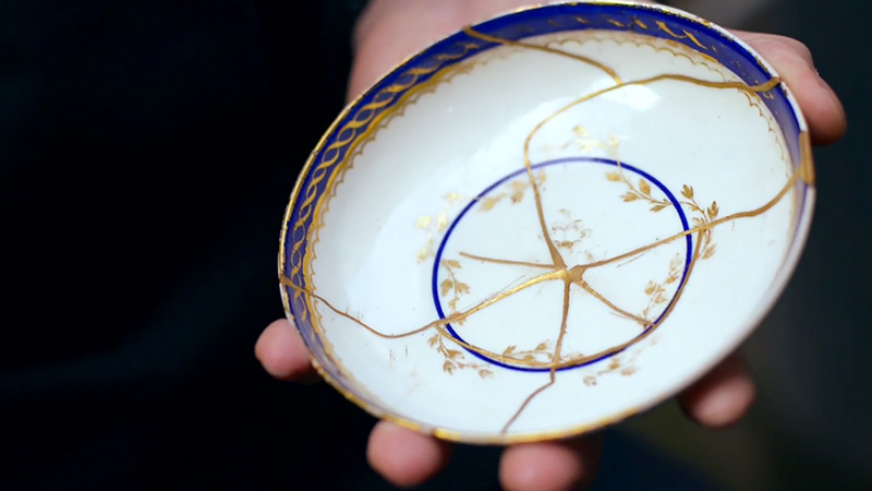 Kintsugi: The Art of Broken Pieces gold ceramics