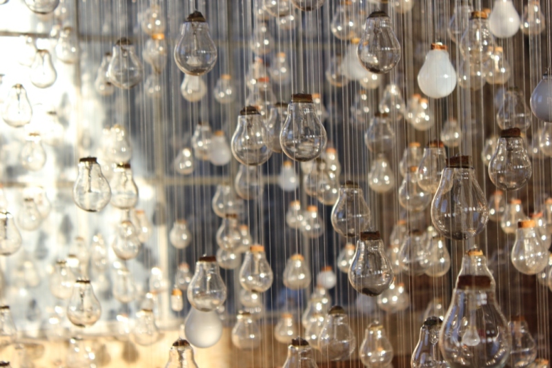 Ephemeral Rays: Hundreds of Suspended Light Bulbs in a UK Dockyard multiples light installation