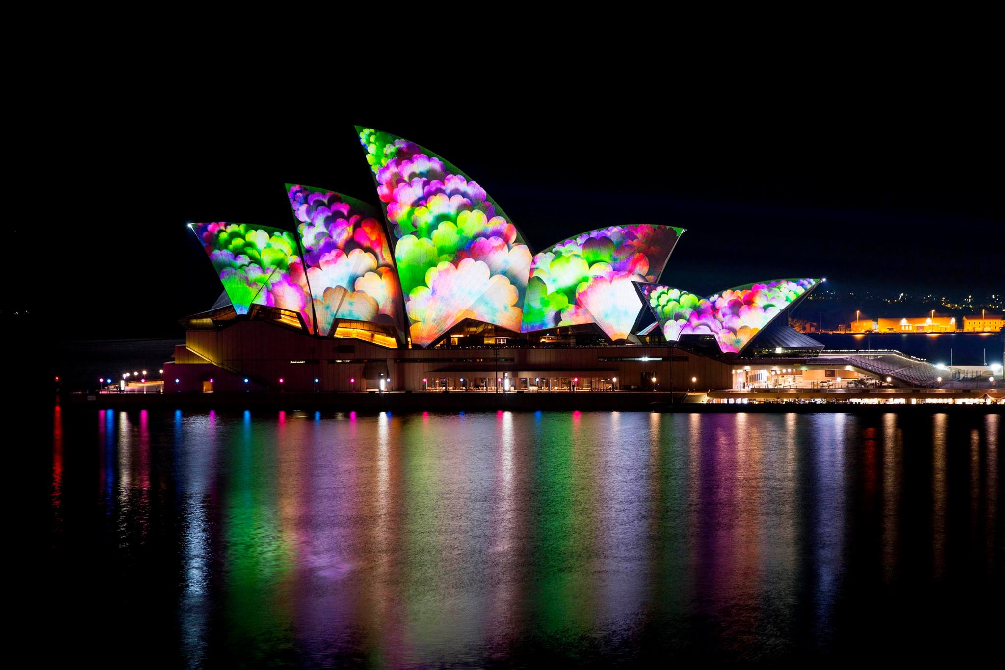 Downtown Sydney Transformed by Light for Vivid Sydney Sydney projection light exhibition
